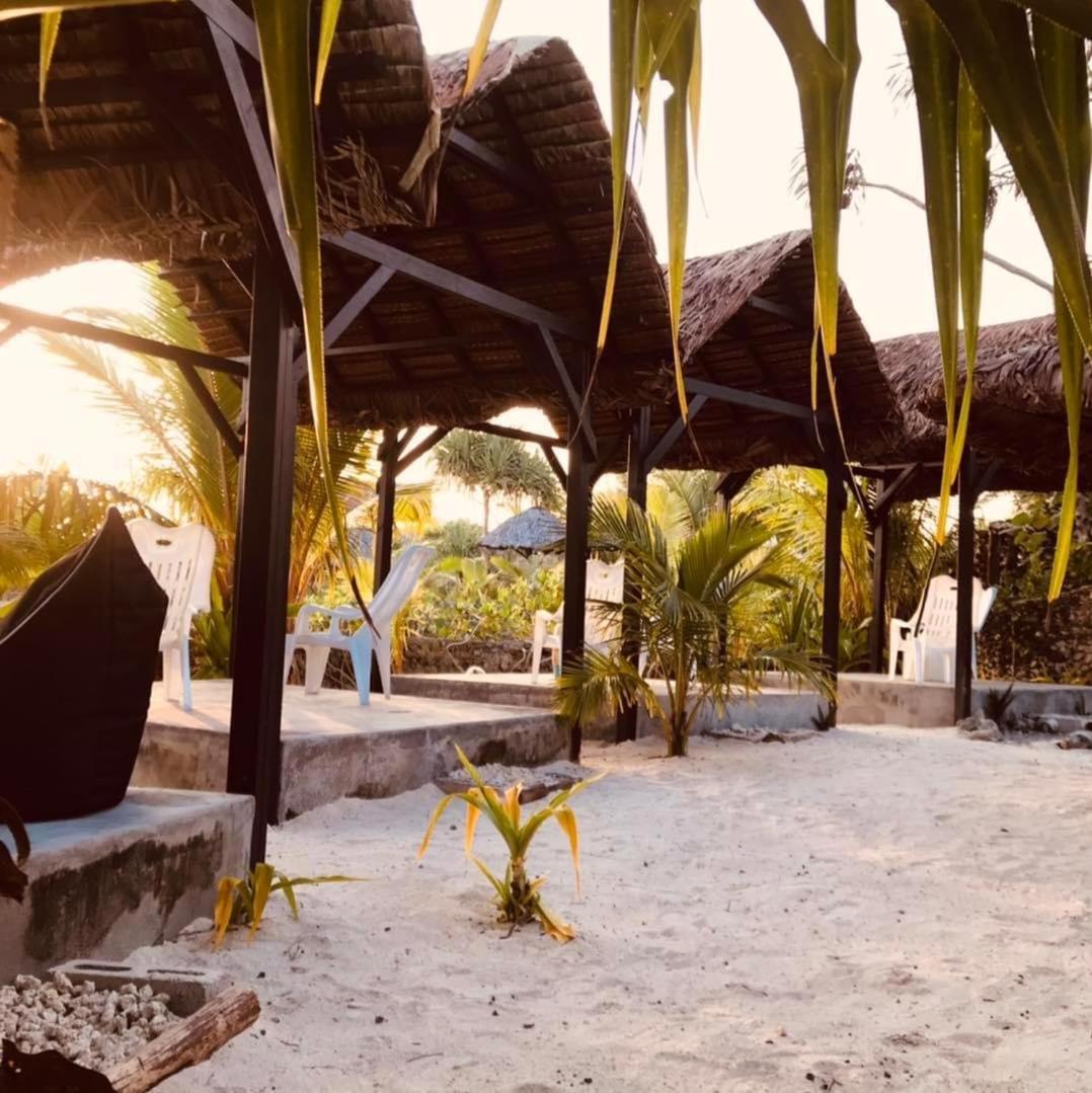 Bed and Breakfast Banana Bay Beach Club à Eton Extérieur photo