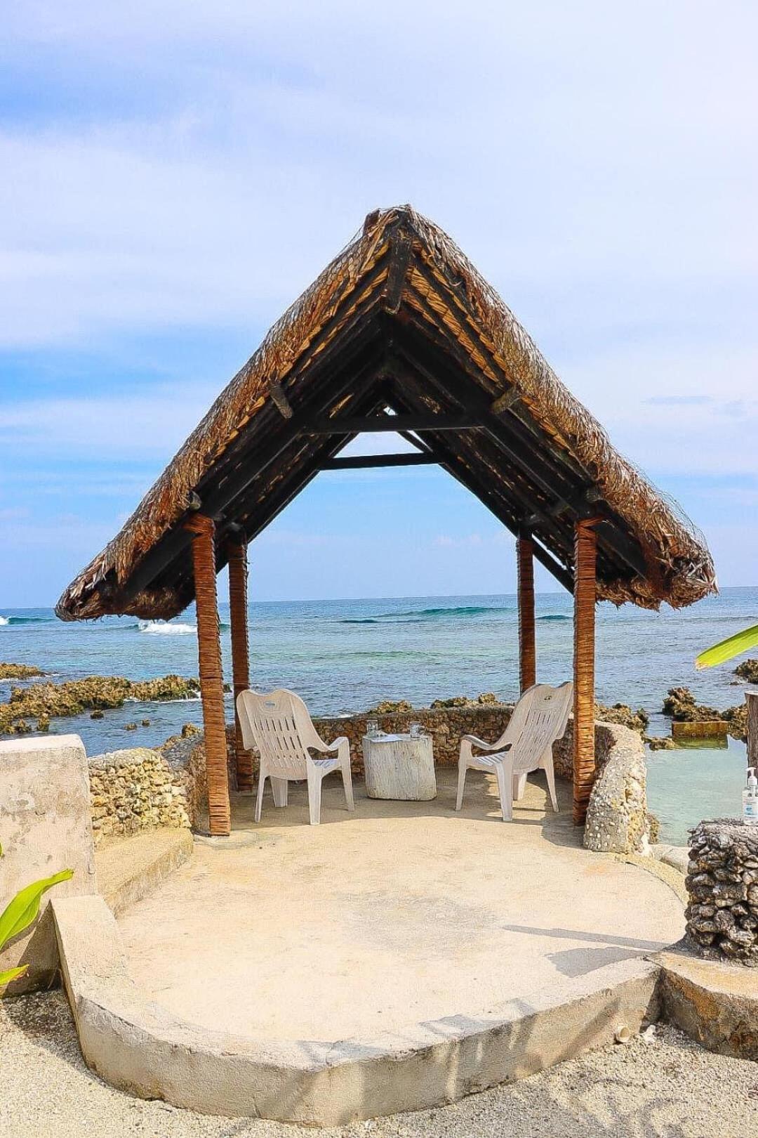 Bed and Breakfast Banana Bay Beach Club à Eton Extérieur photo