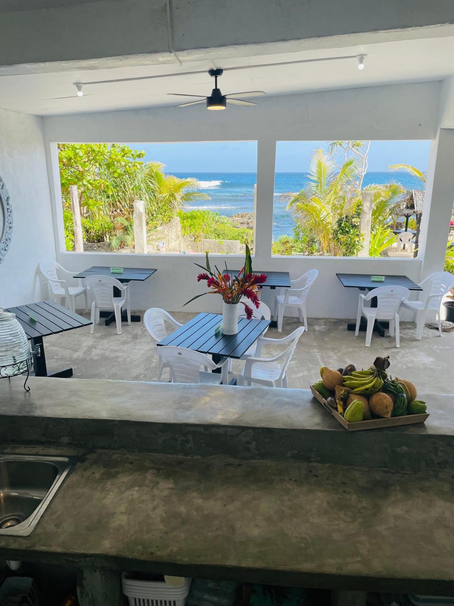 Bed and Breakfast Banana Bay Beach Club à Eton Extérieur photo